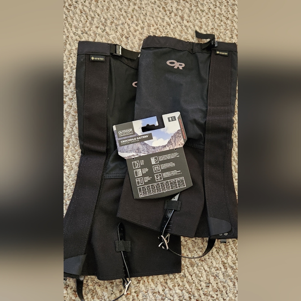 OUTDOOR RESEARCH GAITERS- NWT